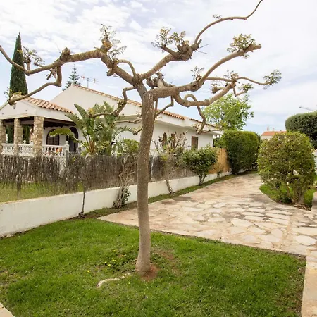 Con Piscina , Jardin Y Barbacoa