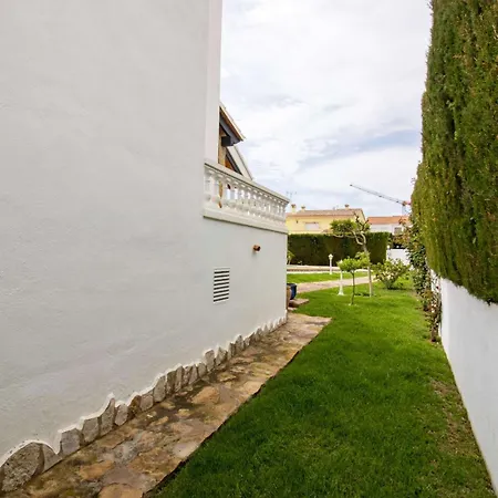 Villa Con Piscina , Jardin Y Barbacoa *