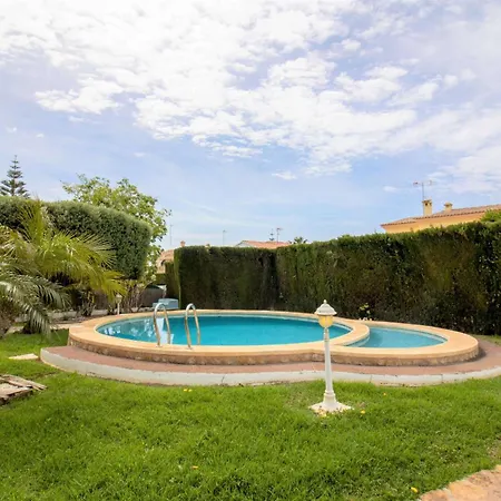 Con Piscina , Jardin Y Barbacoa *